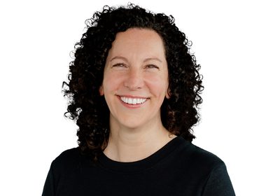 Photo of Laura Senay