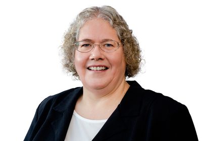 Photo of Lynn Renaud