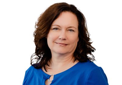 Photo of Suzanne Roesch